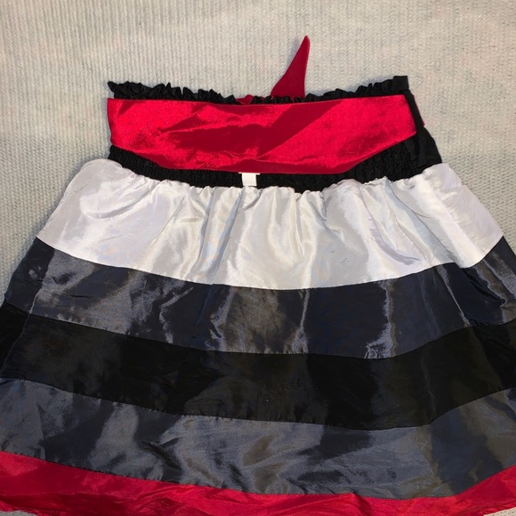 CANDIES HOLIDAY SKIRT ❤️🖤 - Picture 4 of 5